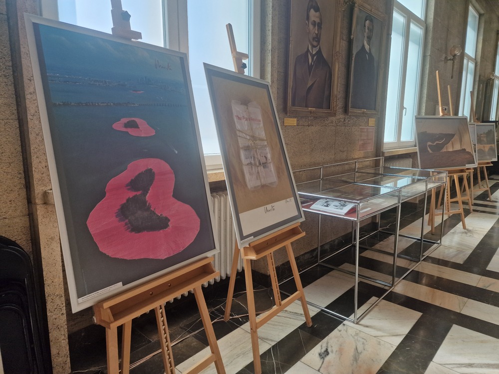 Плакати с личния подпис на Христо Явашев-Кристо са показани в Националната библиотека „Св. св. Кирил и Методий“