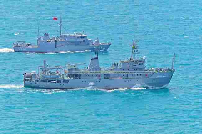 Български Военноморски Сили: Корабите от противоминната група в Черно море (MCM BLACK SEA), са на море и участват в съвместни плавания, задачи и тренировки