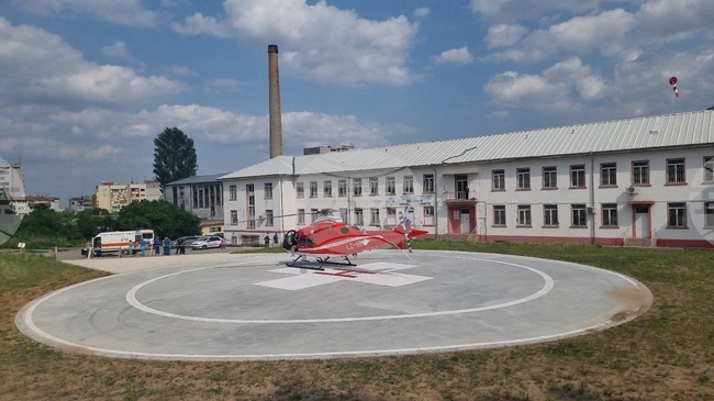 Жена е транспортирана с медицинска линейка в болницата в Стара Загора след катастрофата в района на Горно Сахране