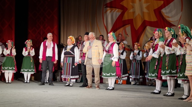 Концерт-спектакълът „Дайлада“ бе представен премиерно пред публиката в Търговище 