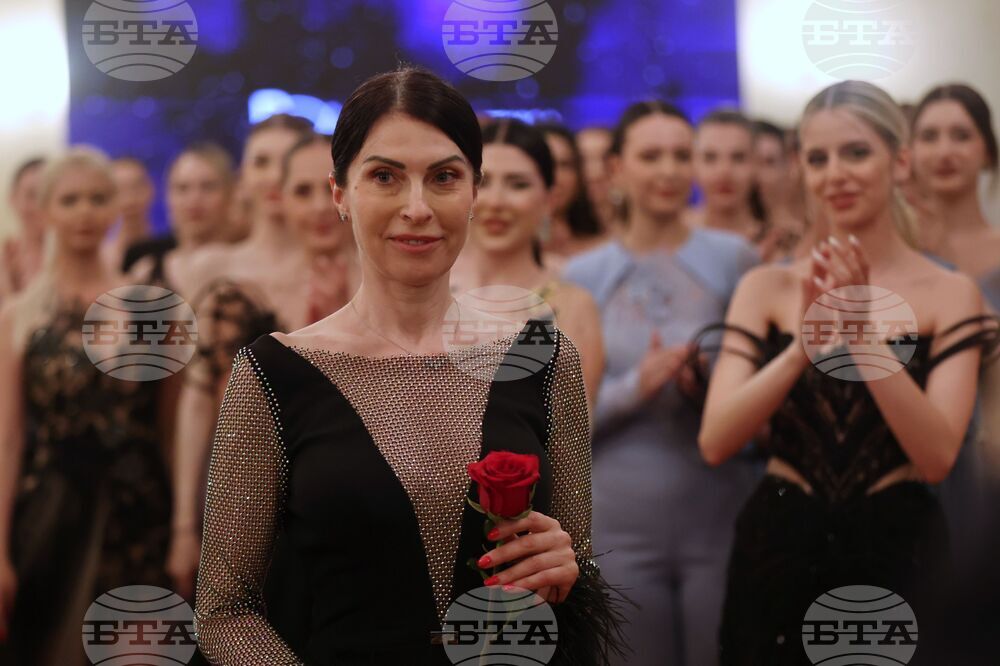 Вдъхновението ми са всички жени, които искат да изглеждат впечатляващо, да бъдат различни, каза модната дизайнерка София Борисова