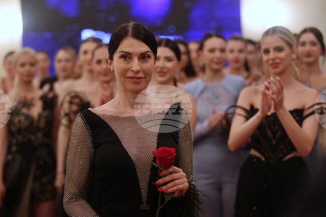 Вдъхновението ми са всички жени, които искат да изглеждат впечатляващо, да бъдат различни, каза модната дизайнерка София Борисова