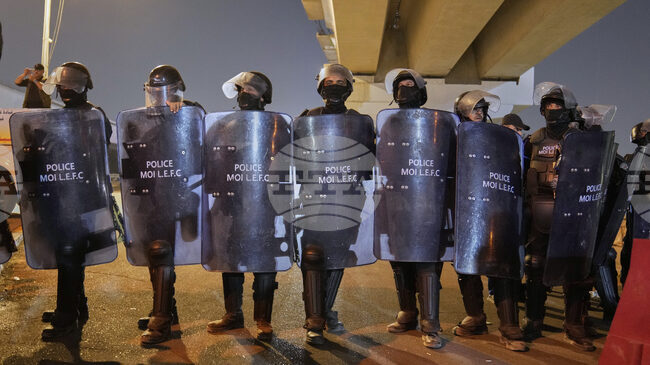 В Западен Иран тази вечер отново избухнаха размирици 