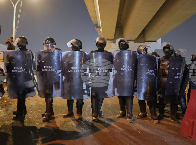 В Западен Иран тази вечер отново избухнаха размирици 