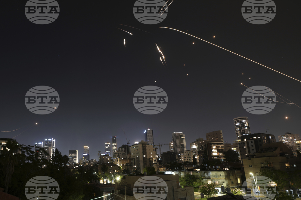 Група от 13 български творци са в Тел Авив, по време на ответния удар на Иран те са били в скривалище