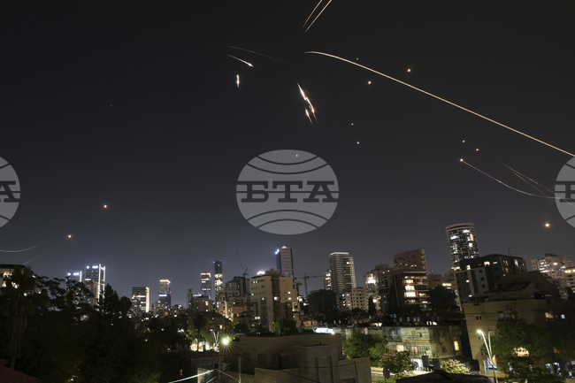 Група от 13 български творци са в Тел Авив, по време на ответния удар на Иран те са били в скривалище