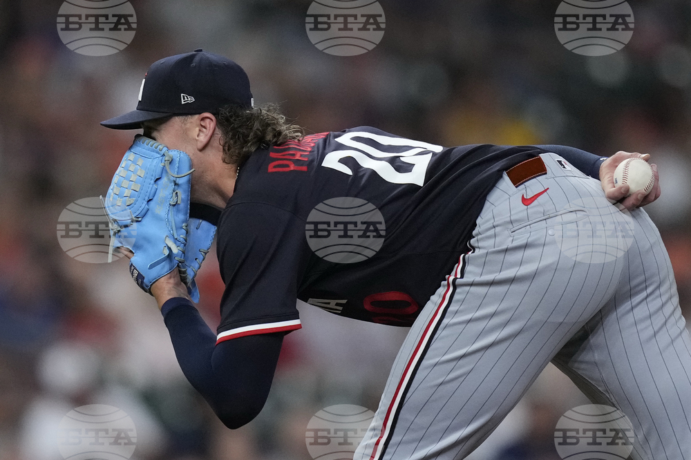 Twins Astros Baseball