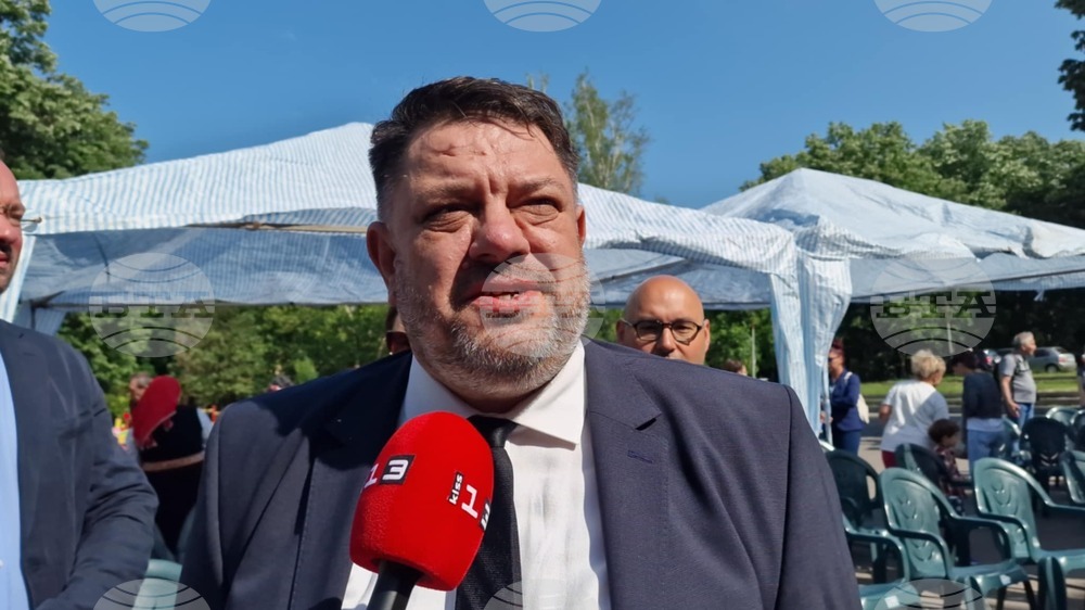 Смятам, че ще получим категорично "да" за присъединяването към еврозоната, каза вицепремиерът Атанас Зафиров в Разград