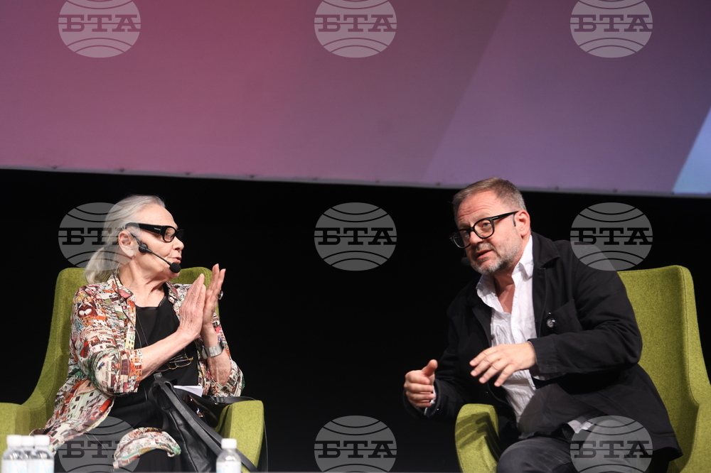 Мечтаем за нормални човешки отношения в България, казаха Цветана Манева и Самуел Финци на кариерния форум на платформата „България те иска“