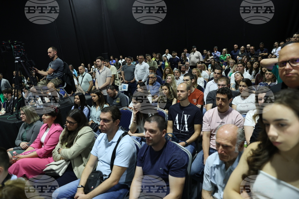 Иван Христов и Марина Цекова откриха втората сцена на форума „България на пет океана“ в София