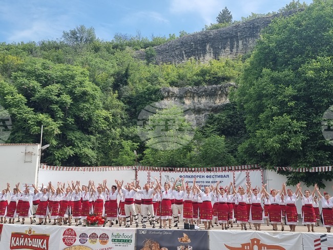 Плевен отново е домакин на Националния фолклорен фестивал „Любимото ми хорце“