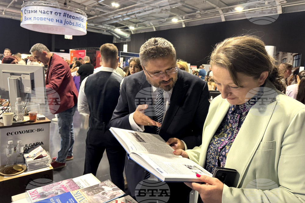 Голям е интересът към информационния щанд на БТА на форума „България на пет океана“, заяви изложителят Денислав Чакъров 