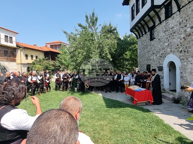 Край Араповския манастир до Асеновград започна съборът "Ангел Войвода"