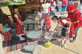 Село Крушари - празник на гърнетата