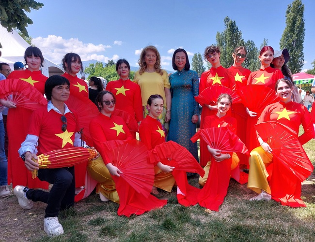 Вицепрезидентът от Азиатския фестивал в София: Искаме подадена за приятелство ръка, а не войни и разрушения