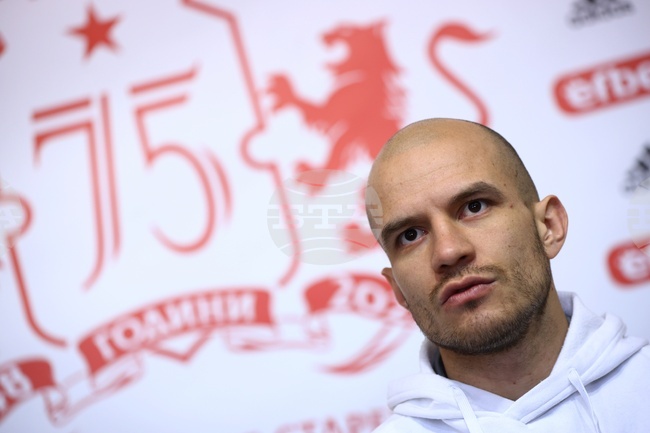 Локомотив София подписа договор с Ангел Лясков