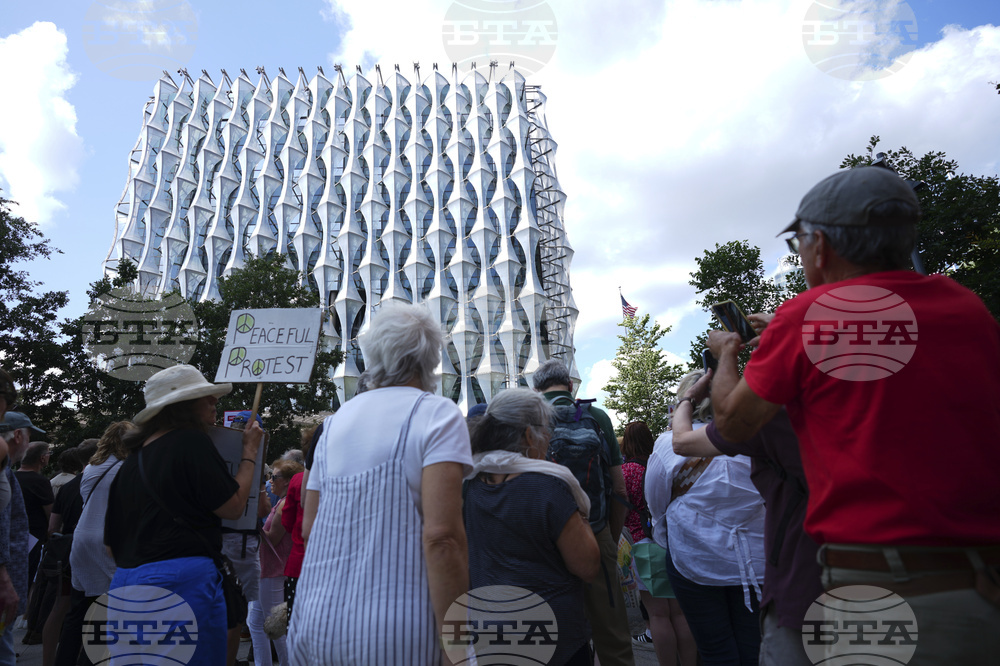 Britain US Protest