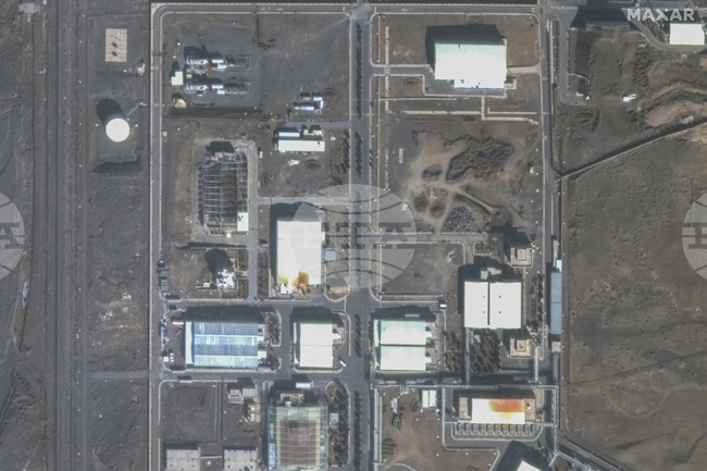 Ирански медии потвърждават, че са извършени атаки срещу ядрените обекти във Фордо, Исфахан и Натанз - агенции