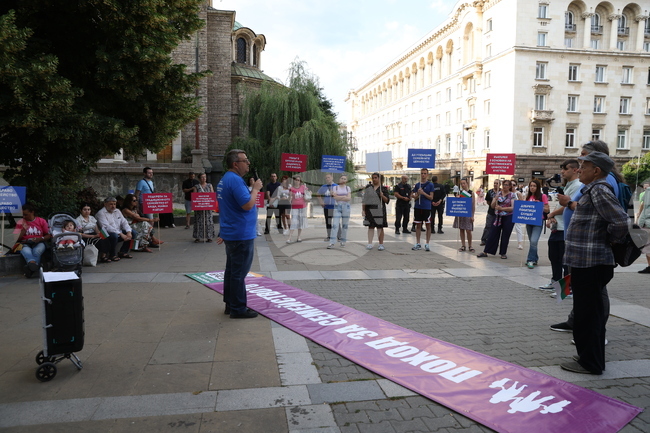 Подкрепяме брака само между мъж и жена, каза Ивайло Тинчев от асоциацията „Поход за Семейството“
