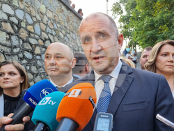 Хисаря - Празници Хисаря 2025 - Румен Радев