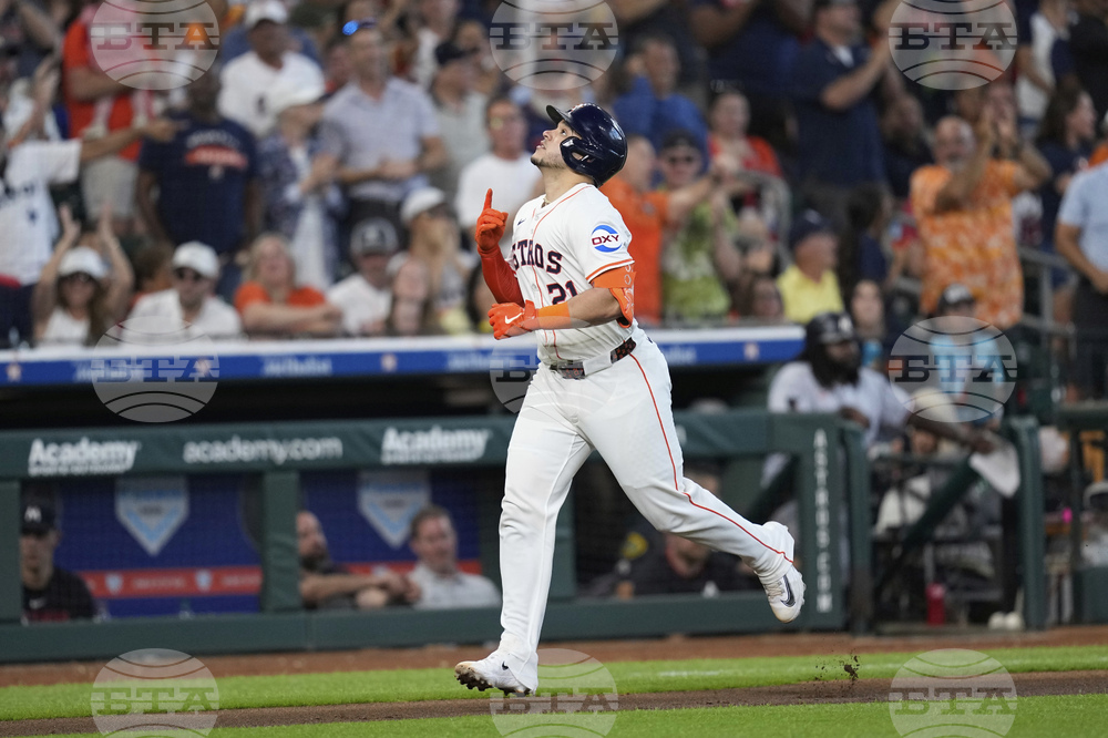 Twins Astros Baseball