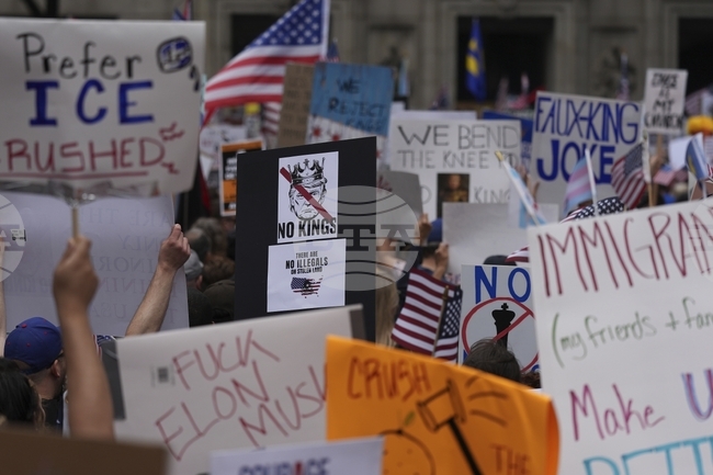Хиляди протестираха в Чикаго срещу разполагането в града на войници от Националната гвардия на САЩ