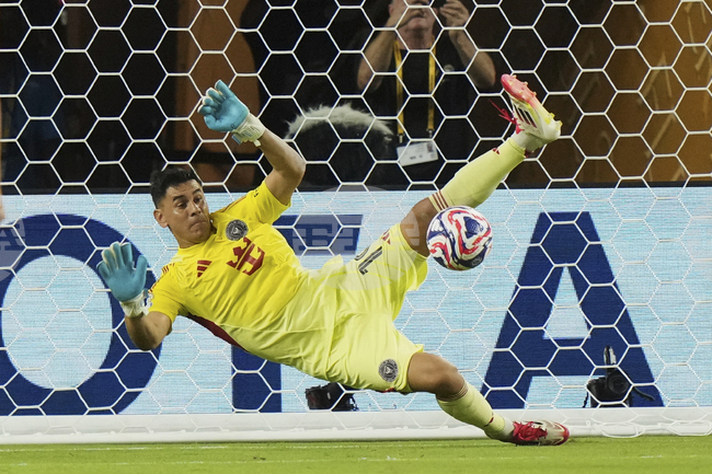 Вратарят на Интер Маями Устари: "Винаги трябва да си уверен“