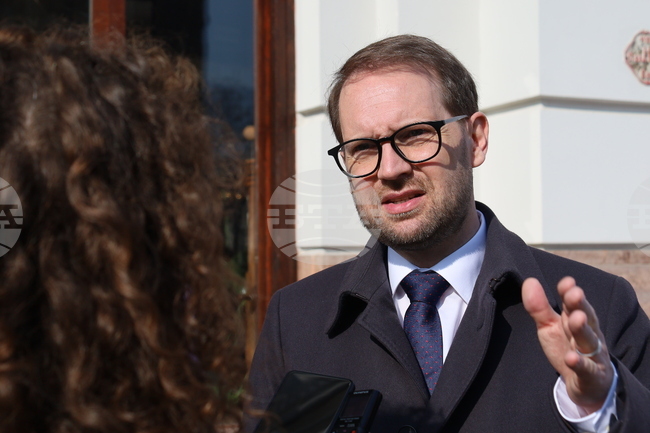 Съюз за спасение на Румъния ще подкрепи Никушор Дан на балотажа на 18 май, съобщи временният лидер на партията Доминик Фриц