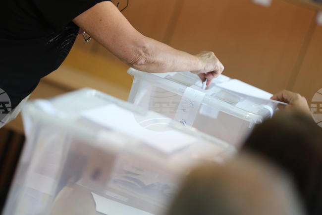 Приключи изборният ден в столичните райони "Слатина" и "Искър" и в село Мрамор, избирателната активност е ниска