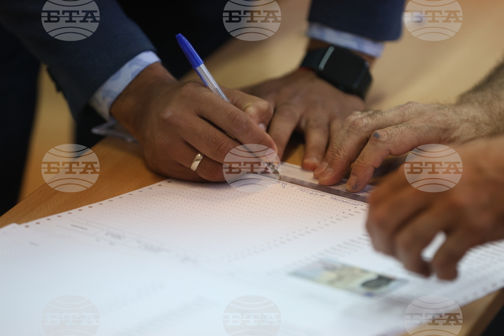 Над 73 на сто е избирателната активност на частичните местни избори в старозагорското село Лясково към 17:30 ч.