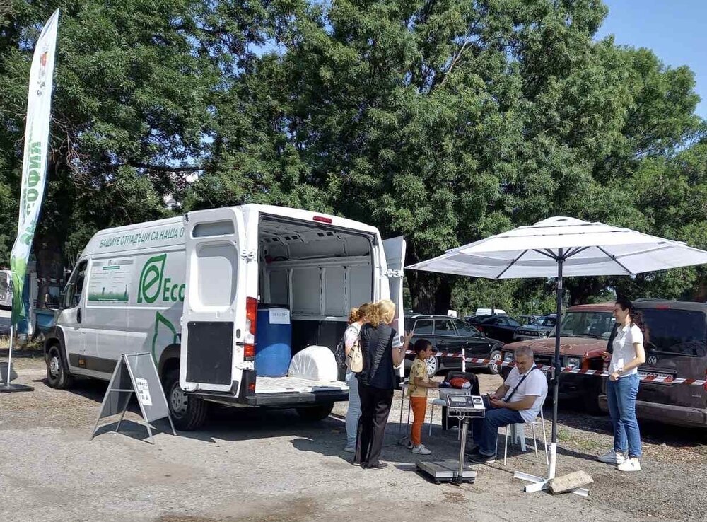 Столична община: Шестото издание на МаГаТа Фест в “Сердика” събра 4.5 тона отпадъци, а част от ненужните вещи намериха нови собственици