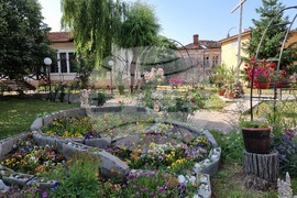 Ямбол - храм „Св. Георги Победоносец” - неделна литургия и проповед