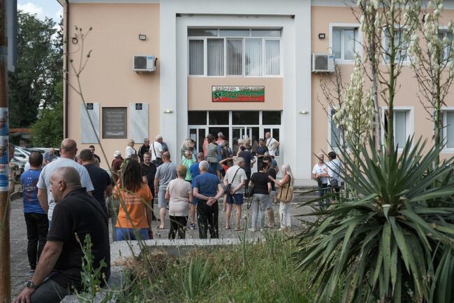 На общо събрание жителите на село Дюлево гласуваха против изграждането на фотоволтаичен парк 