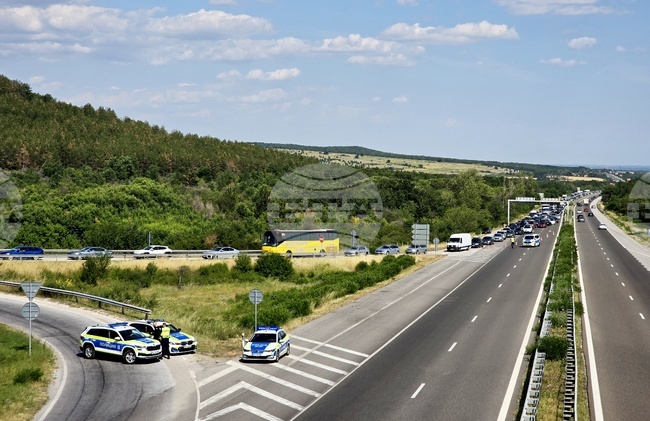 Временно се затваря магистрала „Тракия“ в тунел „Траянови врата“ в посока София, към Бургас движението е възстановено