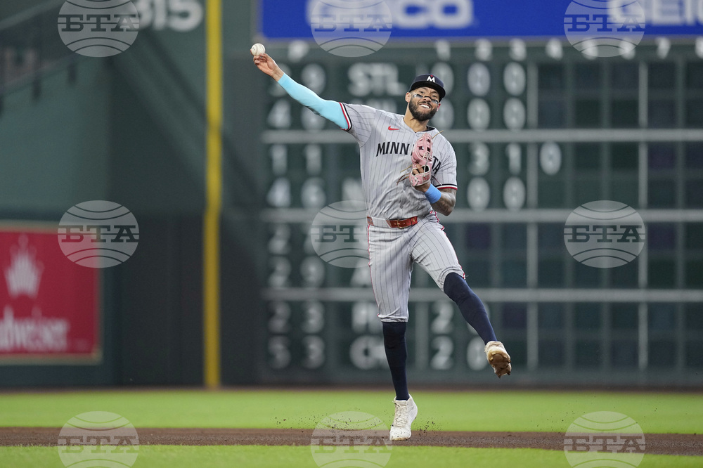 Twins Astros Baseball