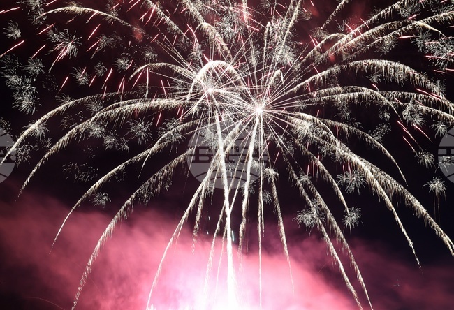 Експлозия, причинена от пиротехника, предизвика пожар в училищен двор в Загреб; няма пострадали