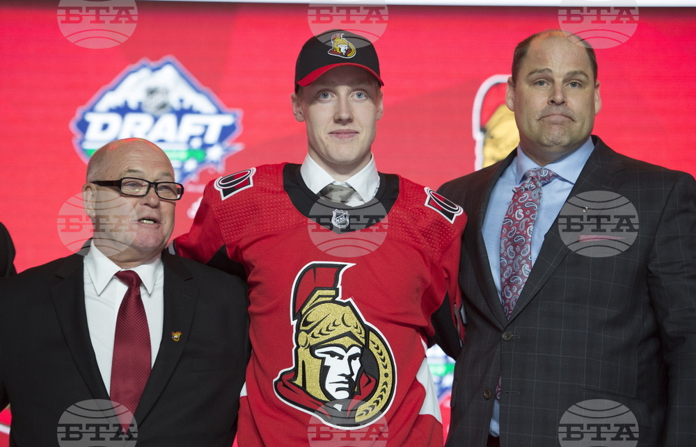 Senator Moves Hockey