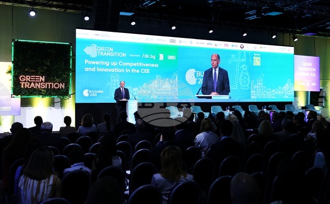 Бъдещето на ЕС минава през изпълним зелен преход, каза президентът на института "Жак Делор" Енрико Лета