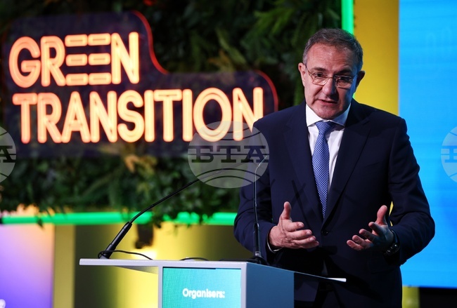 Трябва да влагаме в знанието на хората и техните умения, за да имаме високи технологии, каза министър Борислав Гуцанов 