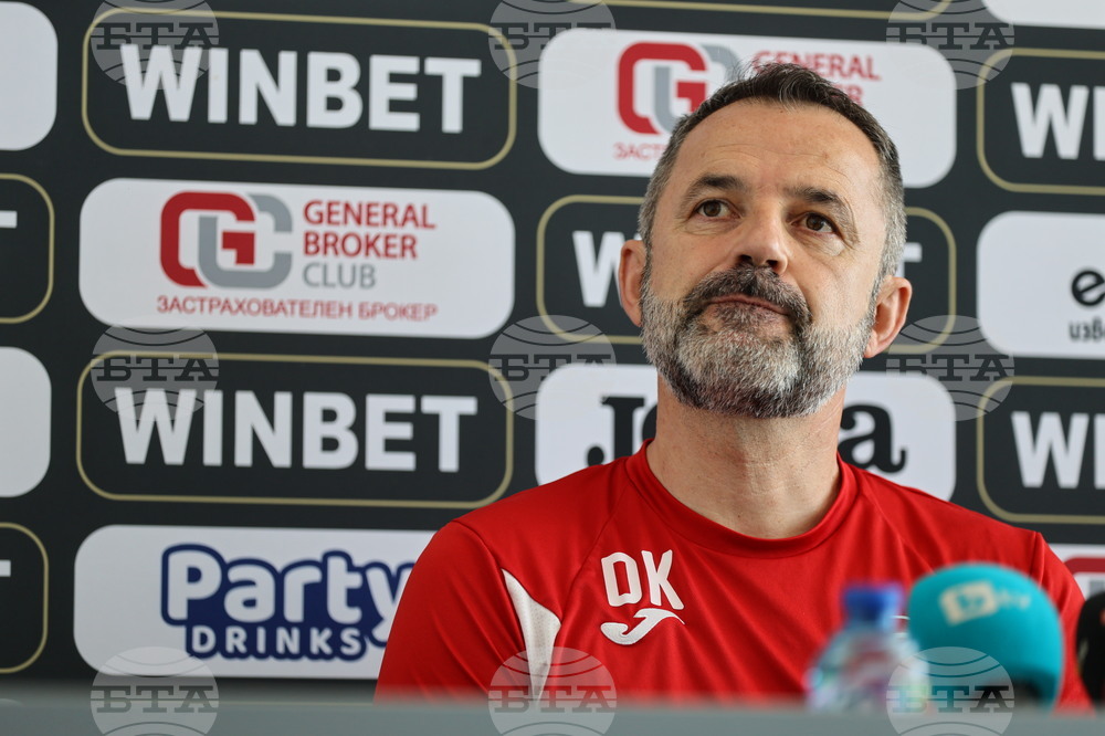 "Имахме късмет, но важното е, че спечелихме този мач", каза наставникът на Локомотив (Пловдив) Душан Косич след успеха над Добруджа