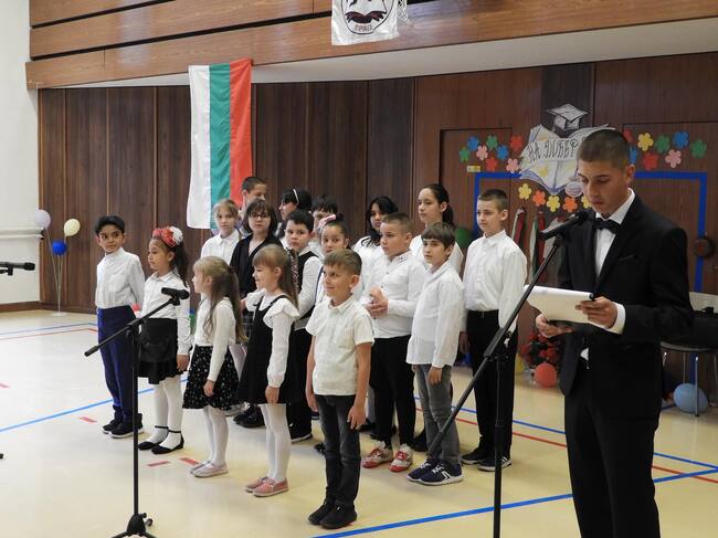 Празник, посветен на знанието, бе организиран в Българското средно училище „Д-р Петър Берон“ в Прага