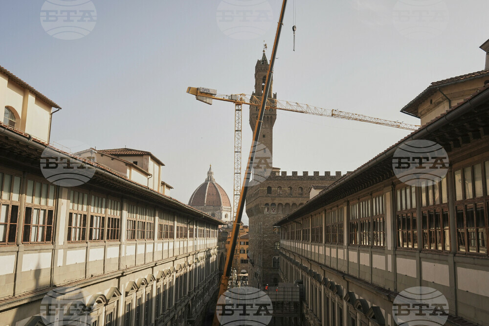 Italy Uffizi Crane