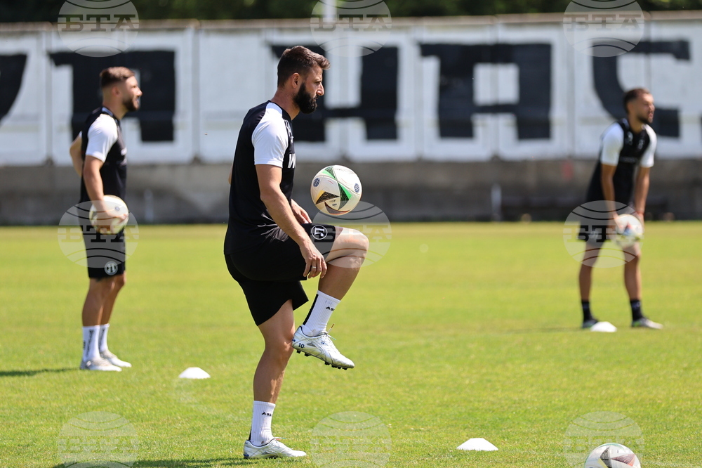 Локомотив Пловдив поднови тренировки след равенството с Черно море