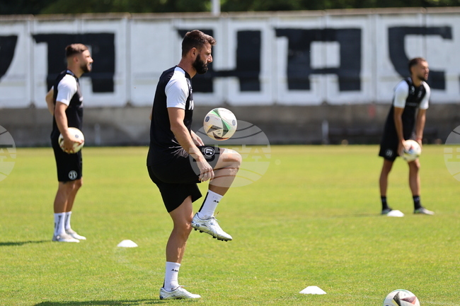 Локомотив Пловдив поднови тренировки след равенството с Черно море