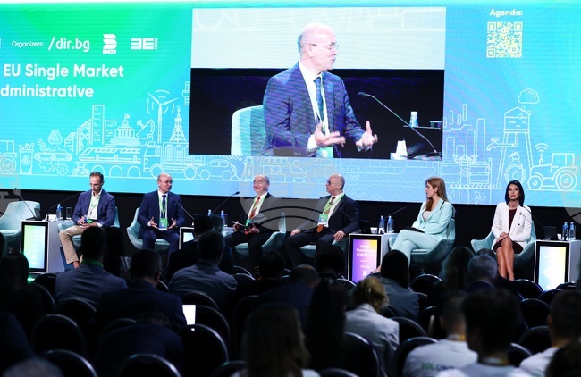 Повишаването на конкурентоспособността на Европа и регулаторната рамка бяха обсъдени в рамките на дискусия на "Грийн транзишън форум" 