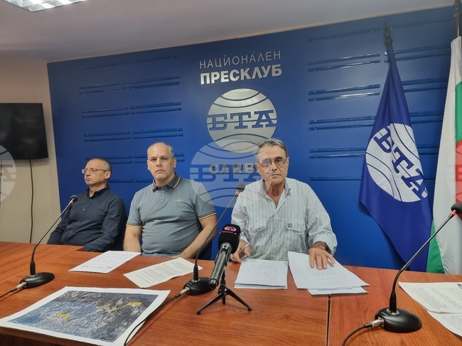 Граждани, обединени в групата "За чист Сливен", настояват за отмяна на решения на Общинския съвет, които според тях застрашават Природен парк „Сините камъни“