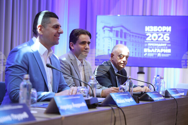 Трябва да стигнем до единен кандидат на демократичната общност, който да спечели президентските избори догодина, посочи лидерът на ДСБ Атанас Атанасов 