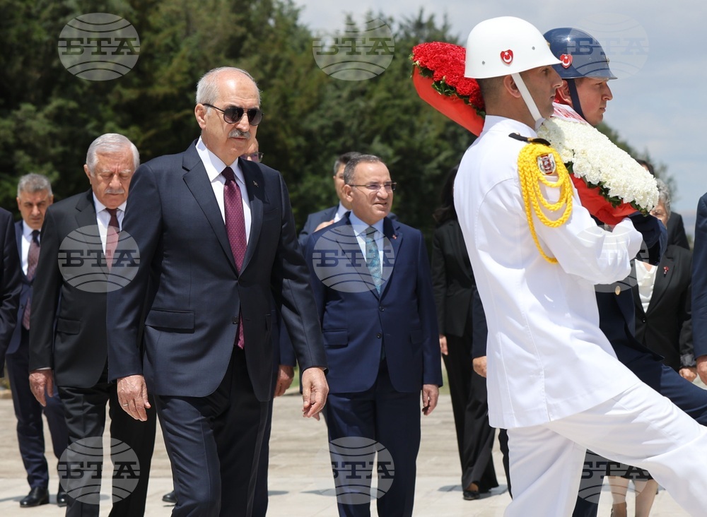 Председателят на турския парламент Нуман Куртулмуш посети мавзолея на Ататюрк „Анъткабир“
