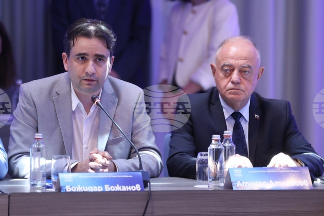 България има нужда от силен проевропейски кандидат за президент, каза Божидар Божанов на кръгла маса за изборите през 2026 г.