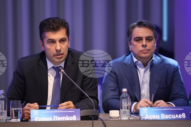 Трябва да изберем президент, който не е само на демократичната общност, а който е на всички свободни българи в България, каза Кирил Петков